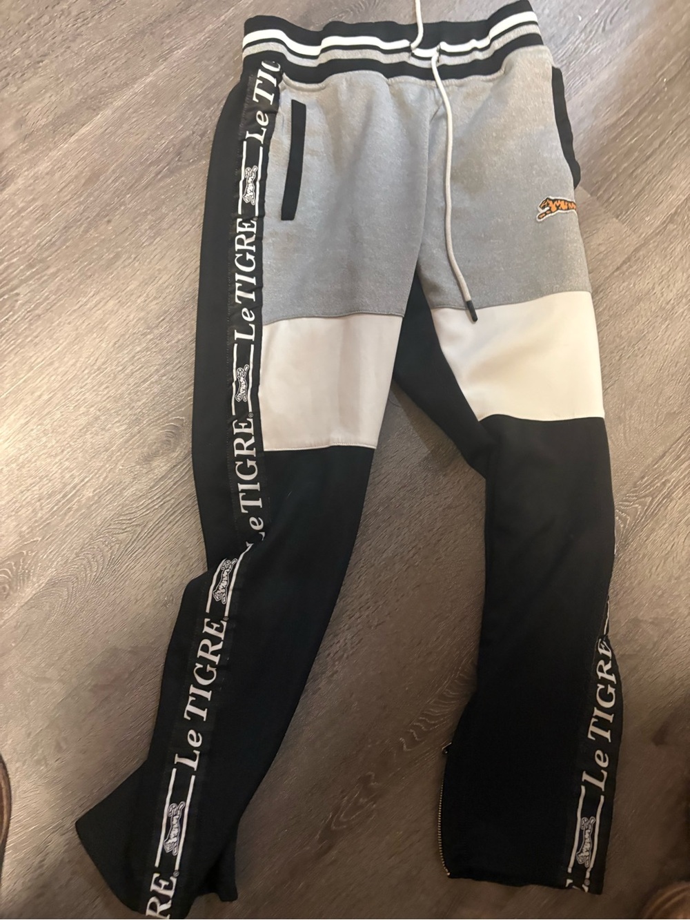 Le Tigre Men’s Black, Gray & White Panel Track Joggers